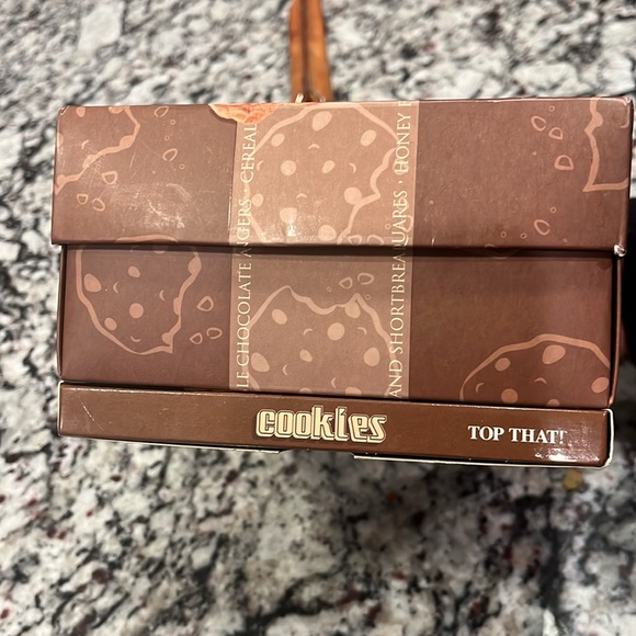 Cookie decorator and 128 page hard back cookie cookbook. New in box! - Picture 3 of 6